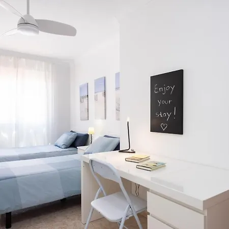 With Seaview And Parking Apartment *